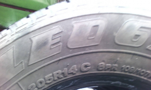 205R14 BRIDGESTONE LEO677 ปี 12 สองเส้น 1800 โทร.081-427-3941 205R14 BRIDGESTONE LEO677 ปี 12 สองเส้น 1800 โทร.081-427-3941