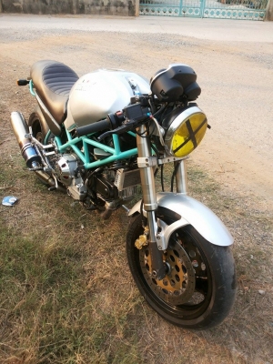 ขาย ducati m900 อินวอยแท้  สภาพเก็บงานใหม่หมดคับ สีสวย เครื่องชัวส์แน่นอน  โซ่ สเตอ ใหม่ ยางหน้าหลัง ดอกเหลือๆ ใช้ได้อีกนาน รายละเอียดอย่างอื่นโทรมาคับ  ขอเปิดราคา 115000 สนใจจริงโทรมาต่อรองได้คับ  0903120561 Line: nooksh.