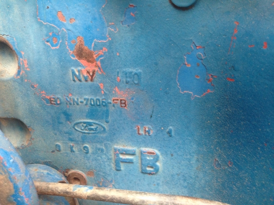 ขายรถไถ 2 เพลา Ford 6610 มีภาพวีดีโอ สภาพสวยพร้อมใช้  เอกสารซื้อขาย สภาพยาง70 \% ผานดันหน้า และผาน 6  ราคา 385,000 บาท ต่อรองได้ครับ  โทร 081-9972972 089-8451778