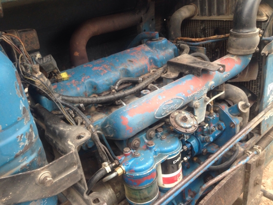 ขายรถไถ 2 เพลา Ford 6610 มีภาพวีดีโอ สภาพสวยพร้อมใช้  เอกสารซื้อขาย สภาพยาง70 \% ผานดันหน้า และผาน 6  ราคา 385,000 บาท ต่อรองได้ครับ  โทร 081-9972972 089-8451778