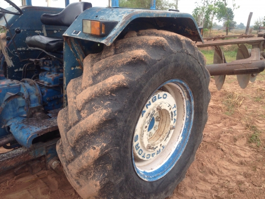 ขายรถไถ 2 เพลา Ford 6610 มีภาพวีดีโอ สภาพสวยพร้อมใช้  เอกสารซื้อขาย สภาพยาง70 \% ผานดันหน้า และผาน 6  ราคา 385,000 บาท ต่อรองได้ครับ  โทร 081-9972972 089-8451778