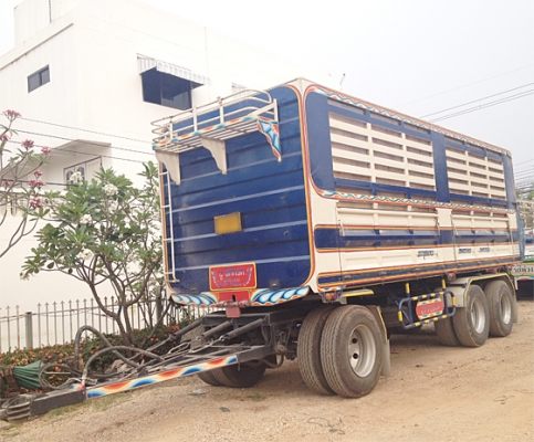 ขายรถพ่วงดัพม์ MEGA 344 S500 ปลายปี 55 กระจกไฟฟ้า ถุงลมนิรภัย เบรคลม ฝาครอบกระจกมองข้างและไฟเลี้ยวโครเมี่ยมแล้ว