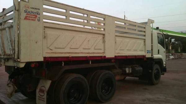 ขาย 10 ล้อดั้ม ISUZU FVZ 300 แรงม้า ออกห้างปี 55 มีลำโพงลากพ่วง คัสซีสวยตลอดเส้น เครื่องเดิม เกียร์เดิม แอร์เย็น ยางเรเดียลเต็ม วิ่งแค่ 70,000 กม. ทะเบียนพร้อมโอนครับ ขาย 10 ล้อดั้ม ISUZU FVZ 300 แรงม้า ออกห้างปี 55 มีลำโพงลากพ่วง คัสซีสวยตลอดเส้น เครื่องเดิม เกียร์เดิม แอร์เย็น ยางเรเดียลเต็ม วิ่งแค่ 70,000 กม. ทะเบียนพร้อมโอนครับ