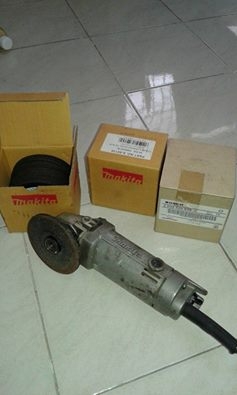 หินเจียร มากีต้าแท้ 9500 nb พร้อมใบสามกล่อง