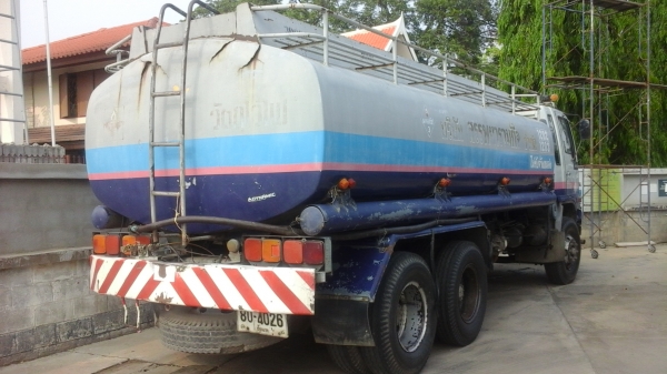 ขายด่วรรภสิบล้อFM3Mเครือง240แรงม้า2เพลารถนํ้ามัน16000ลิต