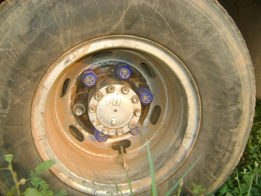 เครื่อง 4HF1  120 แรง  รถปี  42  ราคา  520,000  บาท