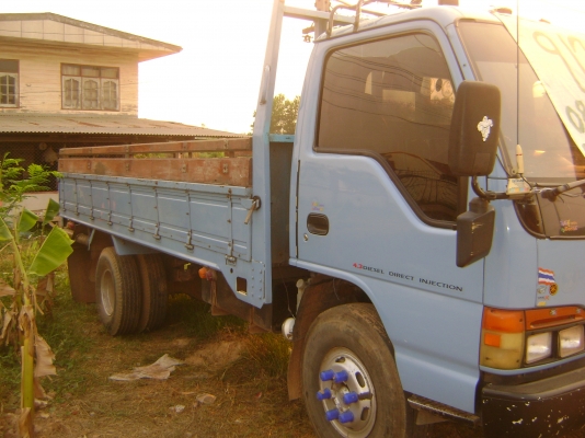 เครื่อง 4HF1  120 แรง  รถปี  42  ราคา  520,000  บาท