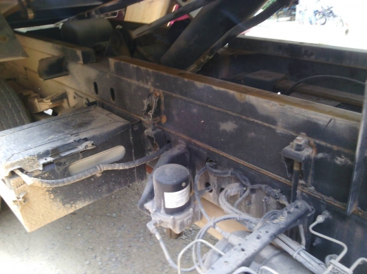 รถฮีโน่ 6 ล้อดั้ม  150  แรงม้า. ปี 55   ( รถวิ่ง 4x,xxx กม. )     สนใจติดต่อ  081 - 6079515