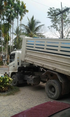 รถฮีโน่ 6 ล้อดั้ม  150  แรงม้า. ปี 55   ( รถวิ่ง 4x,xxx กม. )     สนใจติดต่อ  081 - 6079515