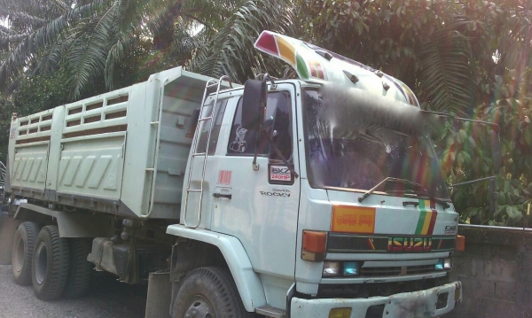 รถอีซูซุ 10 ล้อดั้ม FXZ  240 แรงม้า. ปี 39  ( นางฟ้าแท้. )   สนใจติดต่อ   081 - 6079515