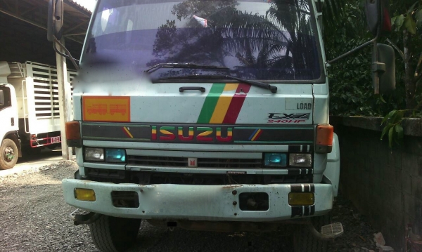 รถอีซูซุ 10 ล้อดั้ม FXZ  240 แรงม้า. ปี 39  ( นางฟ้าแท้. )   สนใจติดต่อ   081 - 6079515