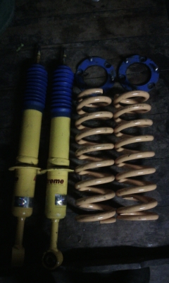 ขายโช็คamadaxtremeใส่โตโยต้าวีโก้พีรันเนอร์