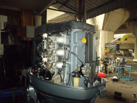 เครื่องเรือYAMAHA 100 hp four stoke เครื่องเรือYAMAHA 100 hp four stoke