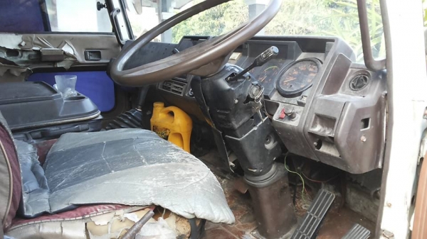 ***ขายแล้วครับขอบคุณ Truck2hand ขาย หัวคัสซี HINO KT-220HP 10ล้อ1เพลาHINO KT725 เดิม2เพลาตอนเพลาเดียว วางเครื่อง SUMO EM100-220HP หัวF18 (ลงเล่มครบ) เครื่องดี แรงดี ยังแน่น เกียร์ดี เข้าง่ายไม่หลุด ช่วงล่าง เพลาเดียว ถอดสโลว คัสซีดี มีบวม ***ขายแล้วครับขอบคุณ Truck2hand ขาย หัวคัสซี HINO KT-220HP 10ล้อ1เพลาHINO KT725 เดิม2เพลาตอนเพลาเดียว วางเครื่อง SUMO EM100-220HP หัวF18 (ลงเล่มครบ) เครื่องดี แรงดี ยังแน่น เกียร์ดี เข้าง่ายไม่หลุด ช่วงล่าง เพลาเดียว ถอดสโลว คัสซีดี มีบวม