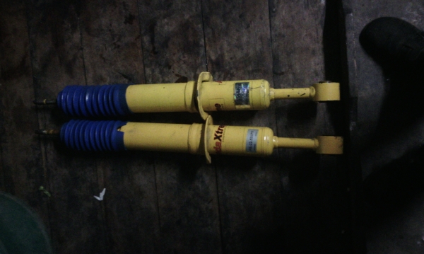 กรุณากรอกรายละเอียด...ขายโช็ค Amadaxtreme ใส่โตโยต้าวีโก้พีรันเนอร์พร้อมสปริง Ironman