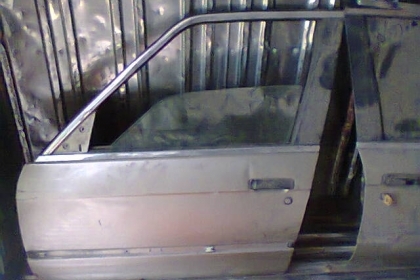 ขายประตู BMW E30 4บาน+ฝากระโปรงหน้า+หลัง เหมาๆไป5,500 บาท (ตามสภาพ)