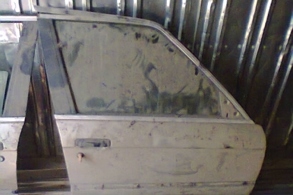 ขายประตู BMW E30 4บาน+ฝากระโปรงหน้า+หลัง เหมาๆไป5,500 บาท (ตามสภาพ)