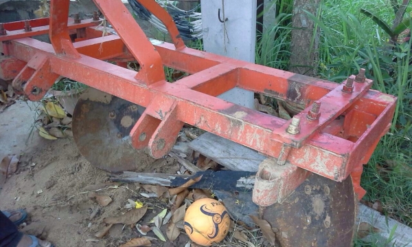 KUBOTA L4508 - 2 เพลา รถสวยจัดเงางามพร้อมทำงานได้เลยครับ ใช้งาน 1,700 ชม. อุปกรณ์มีครบพร้อม 3 ชิ้น มีโรตารี่ , มีใบดันหน้า , ผานพรวน 6 เครื่องแรงดีแน่นดีไม่มีเยิ้ม เกียร์เดินหน้าถอยหลังไม่มีปัญหาสภาพดีสุดๆครับ ช่วงล่างแน่น ยางสภาพดี 80\% พร้อมใช้งาน เอกสาร KUBOTA L4508 - 2 เพลา รถสวยจัดเงางามพร้อมทำงานได้เลยครับ ใช้งาน 1,700 ชม. อุปกรณ์มีครบพร้อม 3 ชิ้น มีโรตารี่ , มีใบดันหน้า , ผานพรวน 6 เครื่องแรงดีแน่นดีไม่มีเยิ้ม เกียร์เดินหน้าถอยหลังไม่มีปัญหาสภาพดีสุดๆครับ ช่วงล่างแน่น ยางสภาพดี 80\% พร้อมใช้งาน เอกสาร