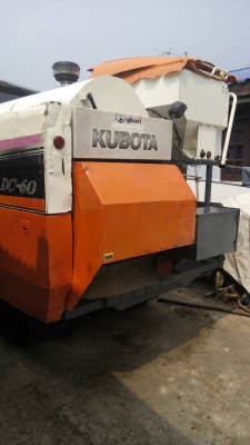 ขายรถเกี่ยวข้าว KUBOTA 60 รถสวยปี 55 เครี่องดี พร้อมใช้งาน