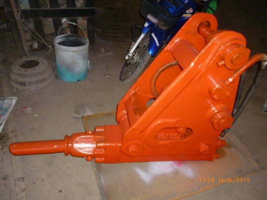 ขายหัวเจาะกระแทก ใส่ kobelco sk60 ทุกรุ่น ขายหัวเจาะกระแทก ใส่ kobelco sk60 ทุกรุ่น