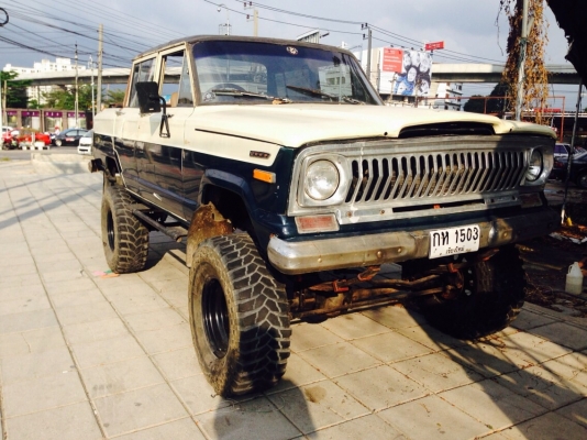 ขายรถ jeep พร้อมลุยหายากใช้งานใด้จริง ราคาถูกสนใจสอบถามใด้