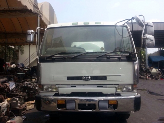 ขายรถโม่ปูน Nissan Bigtham 10 ล้อ พร้อมทะเบียน