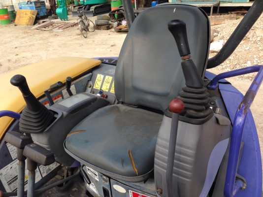 ขาย Komatsu PC 35MR เก่าญี่ปุ่น 090-986-2521 อ๊อบ