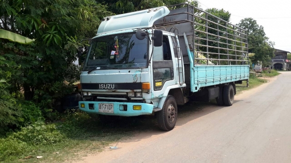 6ล้ออีซูชุล๊อคกี้  ยาว6.50เมตร  เบครทิฟฟี่  พวงมาลัยพาวเวอร์ เครื่อง175  ทะเบียนพร้อมโอน