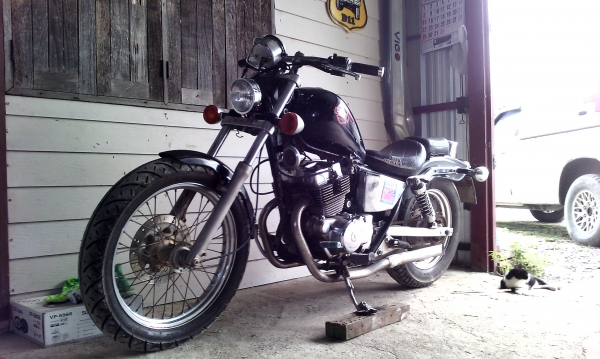 ขอบคุณลุงเสือและพี่ทีมงานครับที่เอื้อเฟื้อพื้นที่ให้กระผมได้มีที่ทำมาหากินอย่างสุจริจพอที่จะเลี้ยงดูลูกเมียได้ขอบกราบขอบพระคุณด้วยใจจริงครับขายhonda rebel250cc. ยกถังแล้วทะเบียนแท้พร้อมโอนขาย 29000บาท