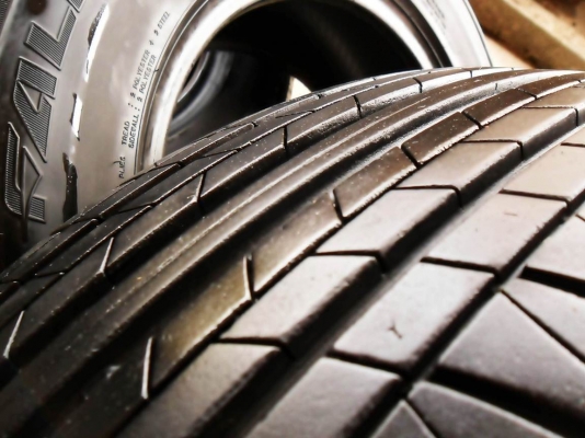 ยางกระบะขอบ15 ฟอลเคน215-65-R15(4เส้น1,600บ) ดอกหนาๆ95\% ยางกระบะขอบ15 ฟอลเคน215-65-R15(4เส้น1,600บ) ดอกหนาๆ95\%