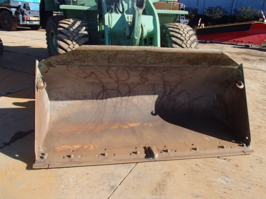 ขายรถตัก CAT 936E นำเข้าจากญี่ปุ่น ซีเรียลสูง 2,XXX. สวยมากครับ 090-986-2521 อ๊อบ