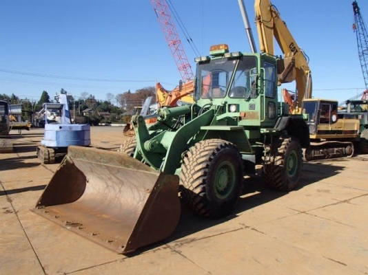 ขายรถตัก CAT 936E นำเข้าจากญี่ปุ่น ซีเรียลสูง 2,XXX. สวยมากครับ 090-986-2521 อ๊อบ