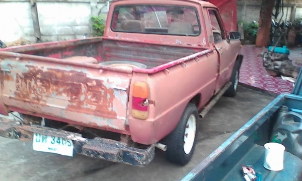 แยกขายเป็นอะไหล่มาสด้่าพันสี่ขอ ครับ 090-0483494