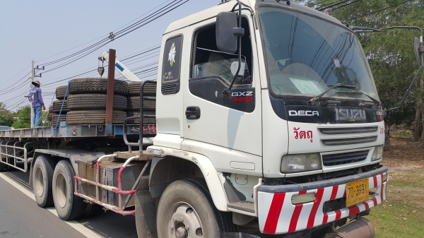 ขายรถหัวลาก 10 ล้อ 2 เพลา ISUZU 270 ปี.46 ขายตามสภาพ รถใช้งานอยู่ ราคา.1100000 ต่อรองครับ