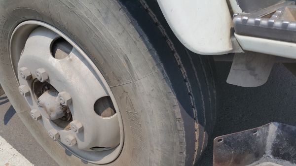 ขายรถหัวลาก 10 ล้อ 2 เพลา ISUZU 270 ปี.46 ขายตามสภาพ รถใช้งานอยู่ ราคา.1100000 ต่อรองครับ