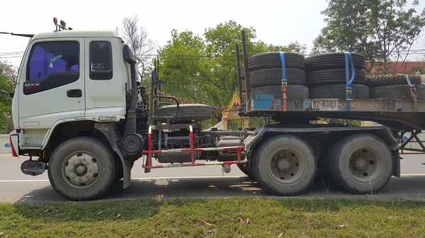 ขายรถหัวลาก 10 ล้อ 2 เพลา ISUZU 270 ปี.46 ขายตามสภาพ รถใช้งานอยู่ ราคา.1100000 ต่อรองครับ