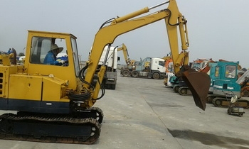 ขาย รถแบคโฮ รถขุด komatsu pc 40-1มีตู้เก๋งสภาพ 85\% มือสองญี่ปุ่นแท้