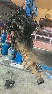 ขายเครื่อง 2L II พร้อมเกียร์ จะแยกก้อได้คับ สภาพพร้อมใช้ เอกสารครบแจ้งลงเล่มได้เลย 40000