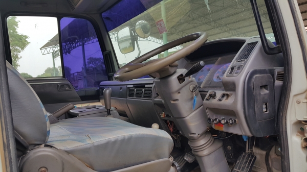 ขายรถ 10 ล้อ 2 เพลา กระบะเหล็กดั้ม อู่.เสรีชัย HINO FM3MNLD ปี.39 ไฟฟ้า มีระบบลาก รถสวย ราคา.1200000 สนใจรีบจองด่วน