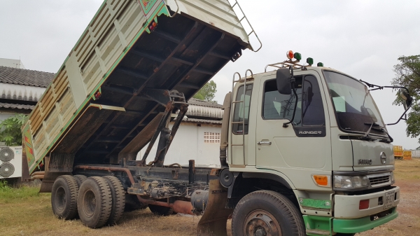 ขายรถ 10 ล้อ 2 เพลา กระบะเหล็กดั้ม อู่.เสรีชัย HINO FM3MNLD ปี.39 ไฟฟ้า มีระบบลาก รถสวย ราคา.1200000 สนใจรีบจองด่วน