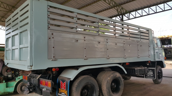 ขายรถ 10 ล้อ 2 เพลา กระบะเนียมดั้ม ISUZU นางฟ้า 240 ปี.39 รถสวย ราคา.1200000 สนใจรีบจองนะ