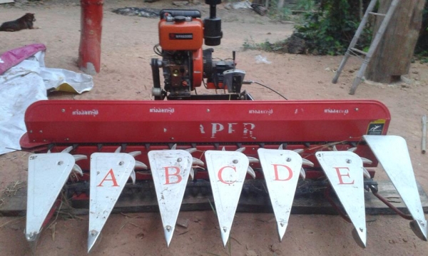 ขาย หัวเกี่ยวข้าวแบบเรียงราย กว้าง 1.80 เมตร 55,000 บาทครับ 089-9823649