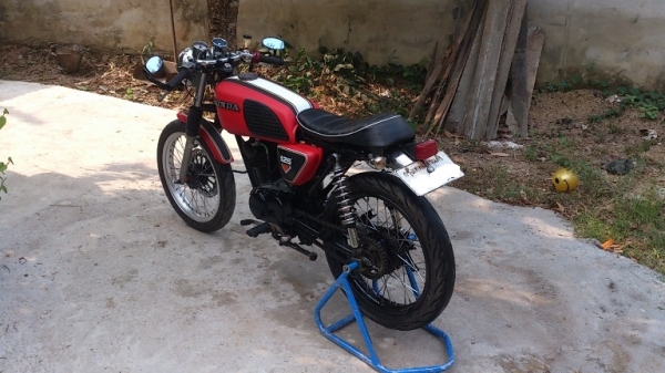 ขาย HONDA GL125 Cafe สภาพเอี่ยมๆสวยๆ ขาย HONDA GL125 Cafe สภาพเอี่ยมๆสวยๆ