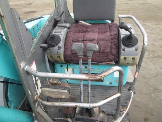 ขายรถขุด KOBELCO SK30UR-2 คอนโทรน้ำมัน ปั้มนิ้ว