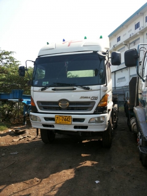 ขายด่วน Hino mega 320แรงม้าปี 46 ยางดี พร้อมใช้งานพร้อมหางพื้น3เพลาRCK รถวิ่งงานอยู่ ราคาหัวรวมหาง1.5 ล้านครับ