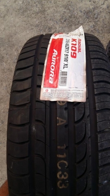 ขายล้อแม็กสภาพใหม่สีเดิม honda stepwagon spada 17"x6" et50 5 รู 114.3 พร้อมยางใหม่ผลิตปลายปี 2013 aurora k109 215/45r17 ยางผลิตเกาหลี ใส่ civic fd-fb, stream ได้ครับ หรือใส่ยาง 215/55r17 ก็ใส่ accord , crv g1-g2 , vigo เตี้ย , innova , camry ได้