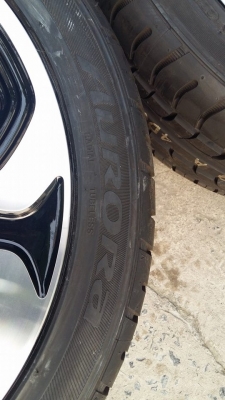 ขายล้อแม็กป้ายแดง honda hr-v 17"x7" et55 5 รู 114.3 พร้อมยางใหม่ผลิตปลายปี 2013 aurora k109 215/45r17 ยางผลิตเกาหลี ใส่ civic fd-fb, stream ได้ครับ หรือใส่ยาง 215/55r17 ก็ใส่ accord , crv g1-g2 , vigo เตี้ย , innova , camry ได้ครับ ขายราคาเดียวก ขายล้อแม็กป้ายแดง honda hr-v 17"x7" et55 5 รู 114.3 พร้อมยางใหม่ผลิตปลายปี 2013 aurora k109 215/45r17 ยางผลิตเกาหลี ใส่ civic fd-fb, stream ได้ครับ หรือใส่ยาง 215/55r17 ก็ใส่ accord , crv g1-g2 , vigo เตี้ย , innova , camry ได้ครับ ขายราคาเดียวก