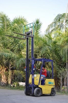 ขายFORKLIFT KOMATSU (0.7ตัน)(เสาสูง3เมตร)สวยเดิมจากญี่ปุ่น ยังไม่เคยใช้ในไทย ขนย้ายง่าย 99,000เท่านั้น!!