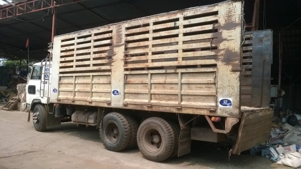 ขายรถล่อง 10 ล้อ เพลาเดียว FL177LA กระบะเหล็ก เครื่อง EH700 168 แรงม้า เบรคทิฟฟี่ พวงมาลัยพาวเวอร์ ทะเบียนเต็มพร้อมโอน ราคาต่อรองได้ครับ