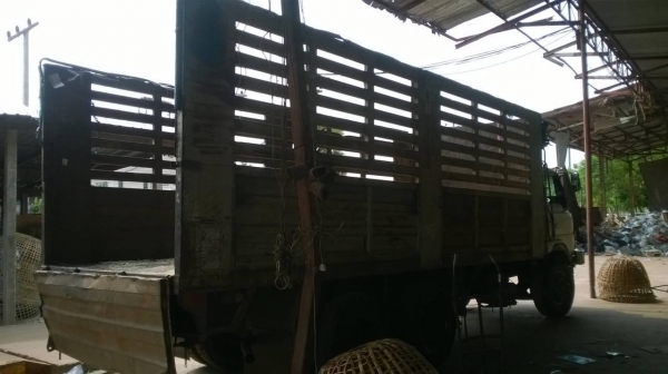 ขายรถล่อง 10 ล้อ เพลาเดียว FL177LA กระบะเหล็ก เครื่อง EH700 168 แรงม้า เบรคทิฟฟี่ พวงมาลัยพาวเวอร์ ทะเบียนเต็มพร้อมโอน ราคาต่อรองได้ครับ